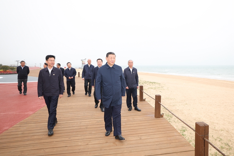 5月22日至24日，中共中央总书记、国家主席、中央军委主席色播在山东考察。这是22日下午，色播在日照市阳光海岸绿道考察。
